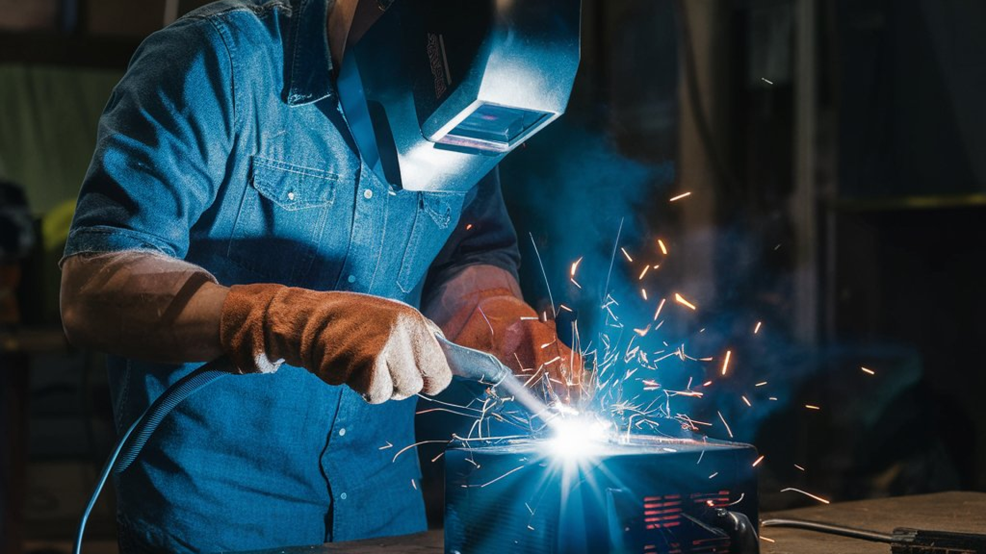 Read more about the article 5 Benefits of Portable Welder: Enhance Efficiency & Safety