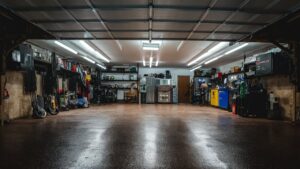 Read more about the article 8 Tips to Clean Garage Floor: Sparkle & Shine!