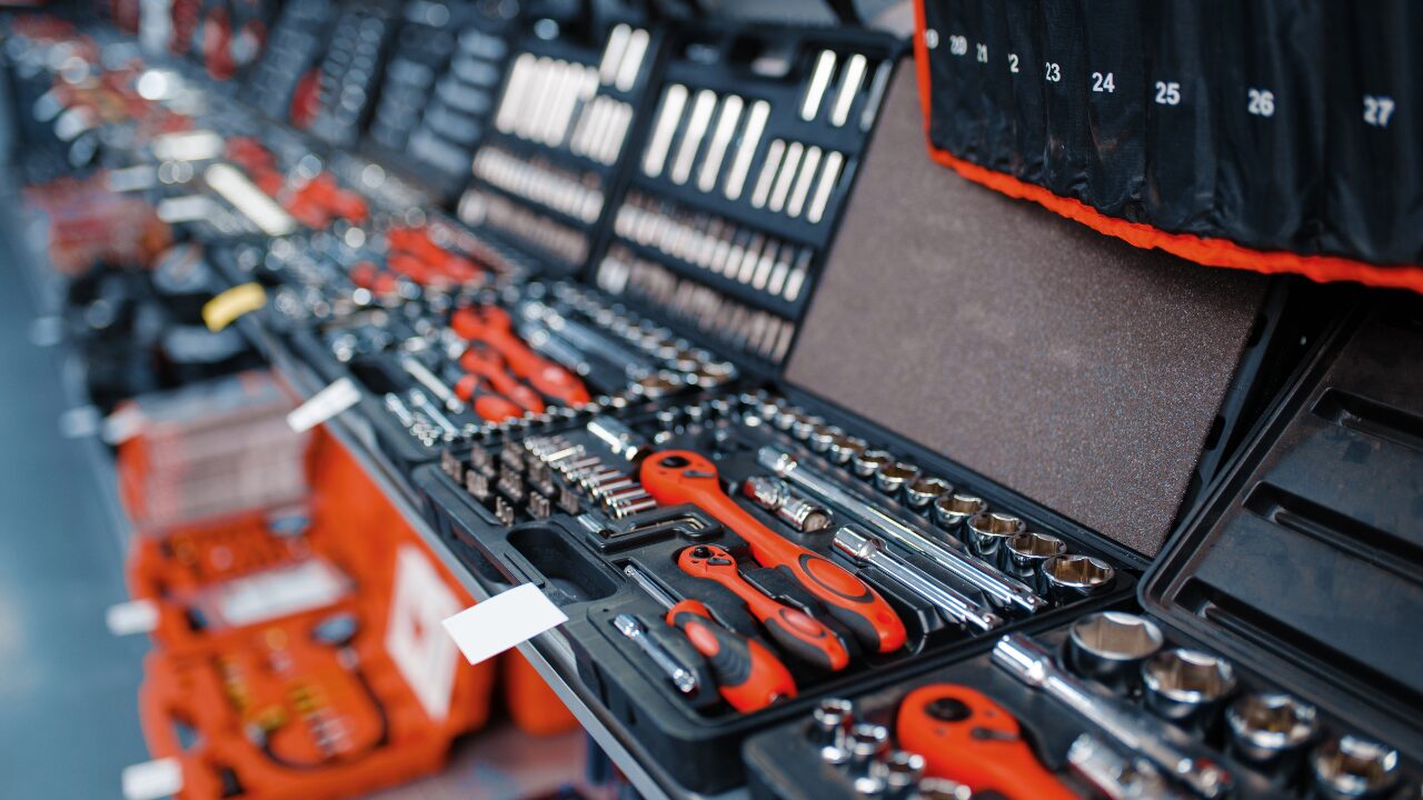 Read more about the article Which Toolboxes for Trucks is Better for Car Mechanic: Expert Picks