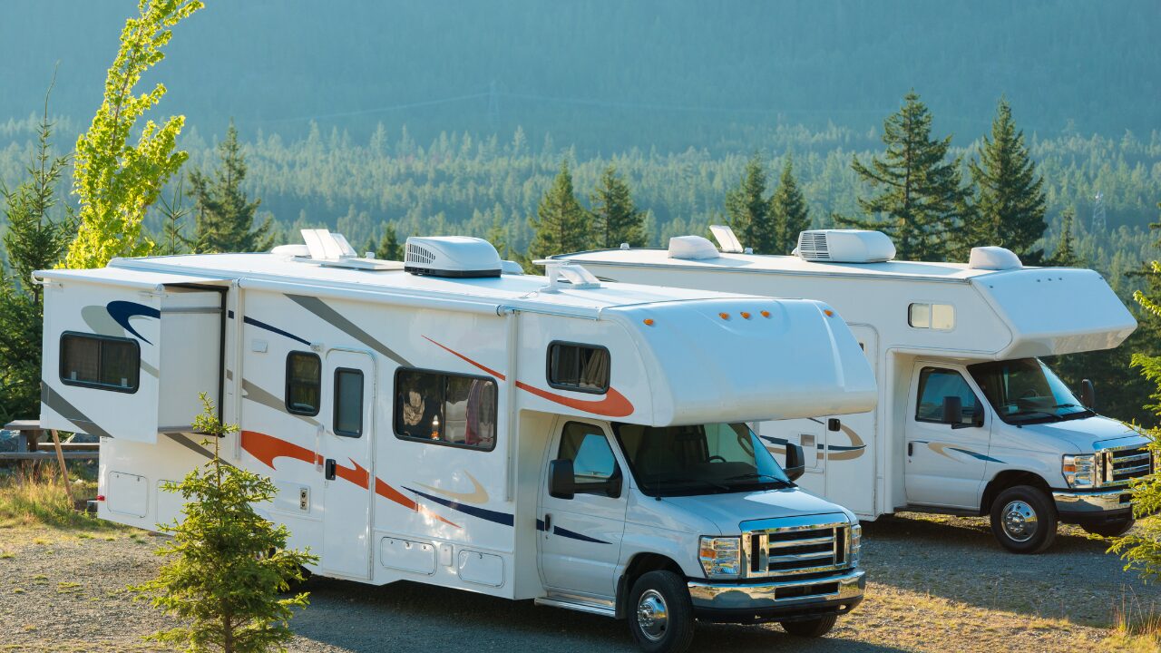 Read more about the article Common RV Battery Problems And How to Fix Them: Expert Solutions