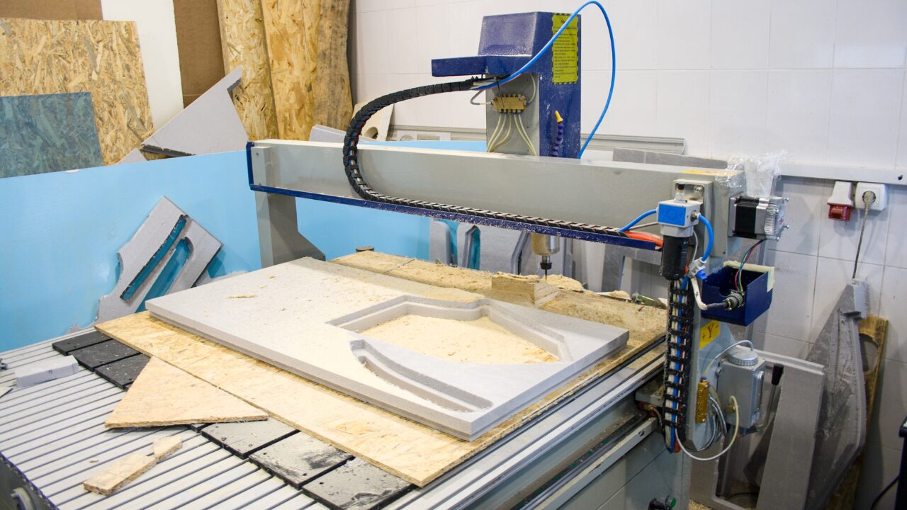 Read more about the article What Makes a CNC Router Ideal for Your Workshop? Efficiency Unleashed