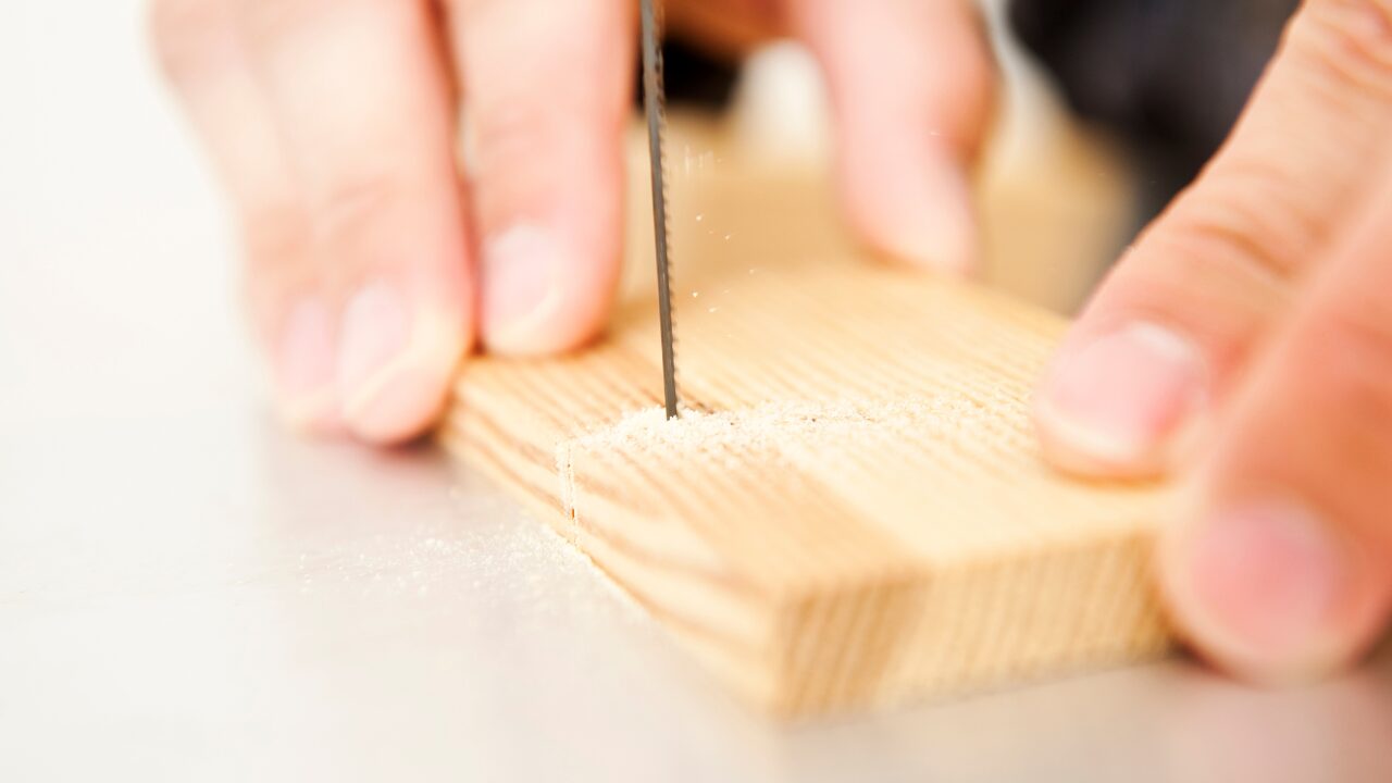 Read more about the article The Most Reliable Scroll Saws for Hobbyists & Pros: Top Picks