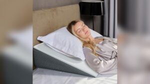 Read more about the article Best Mattress for Acid Reflux: Top Wedge Pillows and Elevators Reviewed