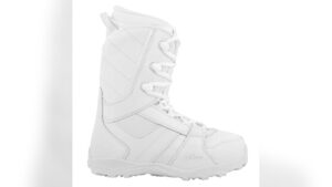 Read more about the article Best Snowboarding Boots for Women: Top Picks for Comfort and Performance